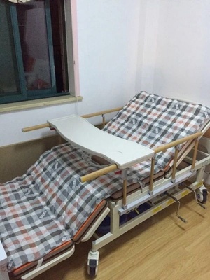 全新護(hù)理床特價(jià)轉(zhuǎn)讓，附醫(yī)用藥品柜信息